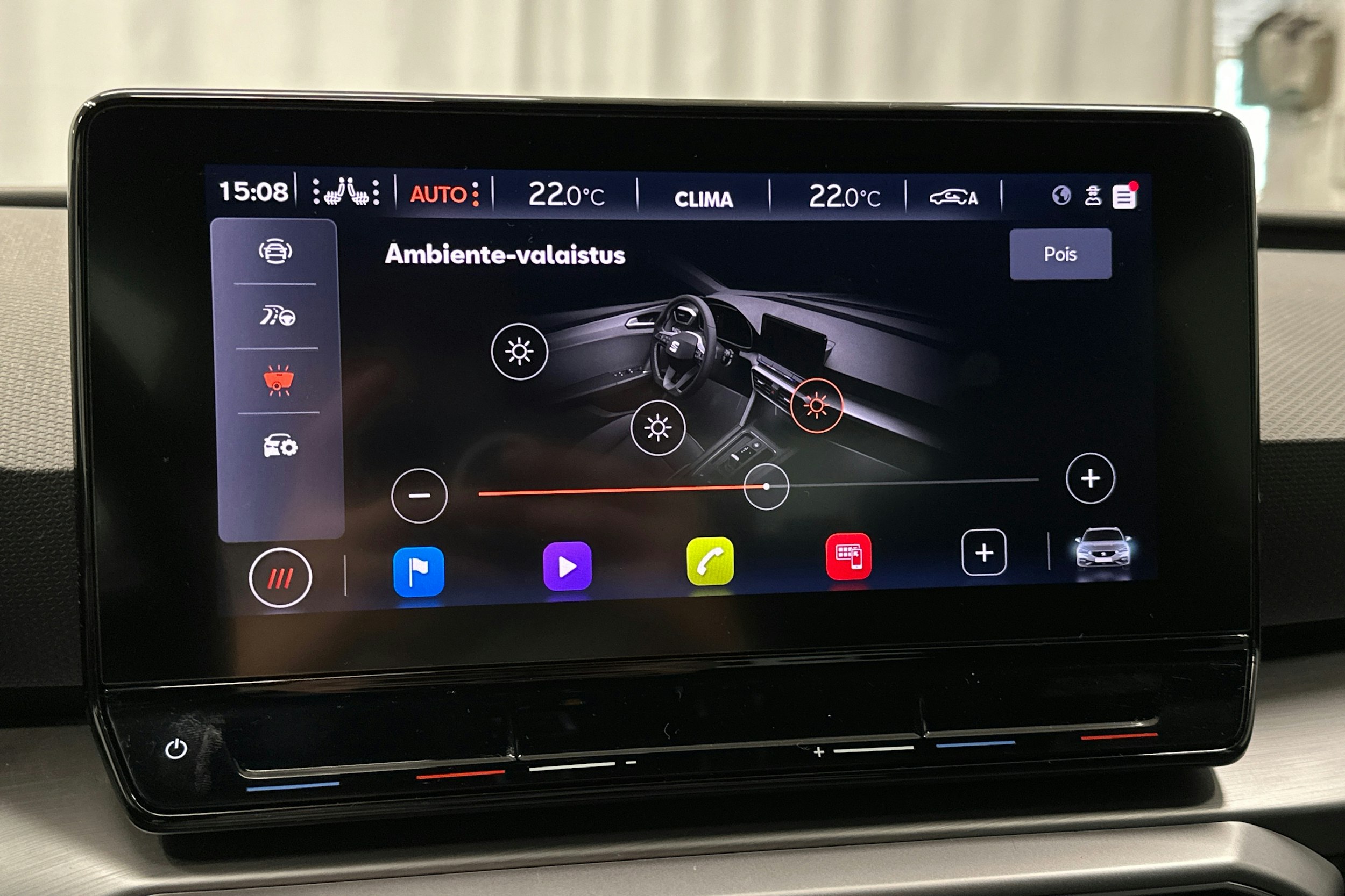 valkoinen SEAT Leon Sportstourer 2022 kuva 30.
