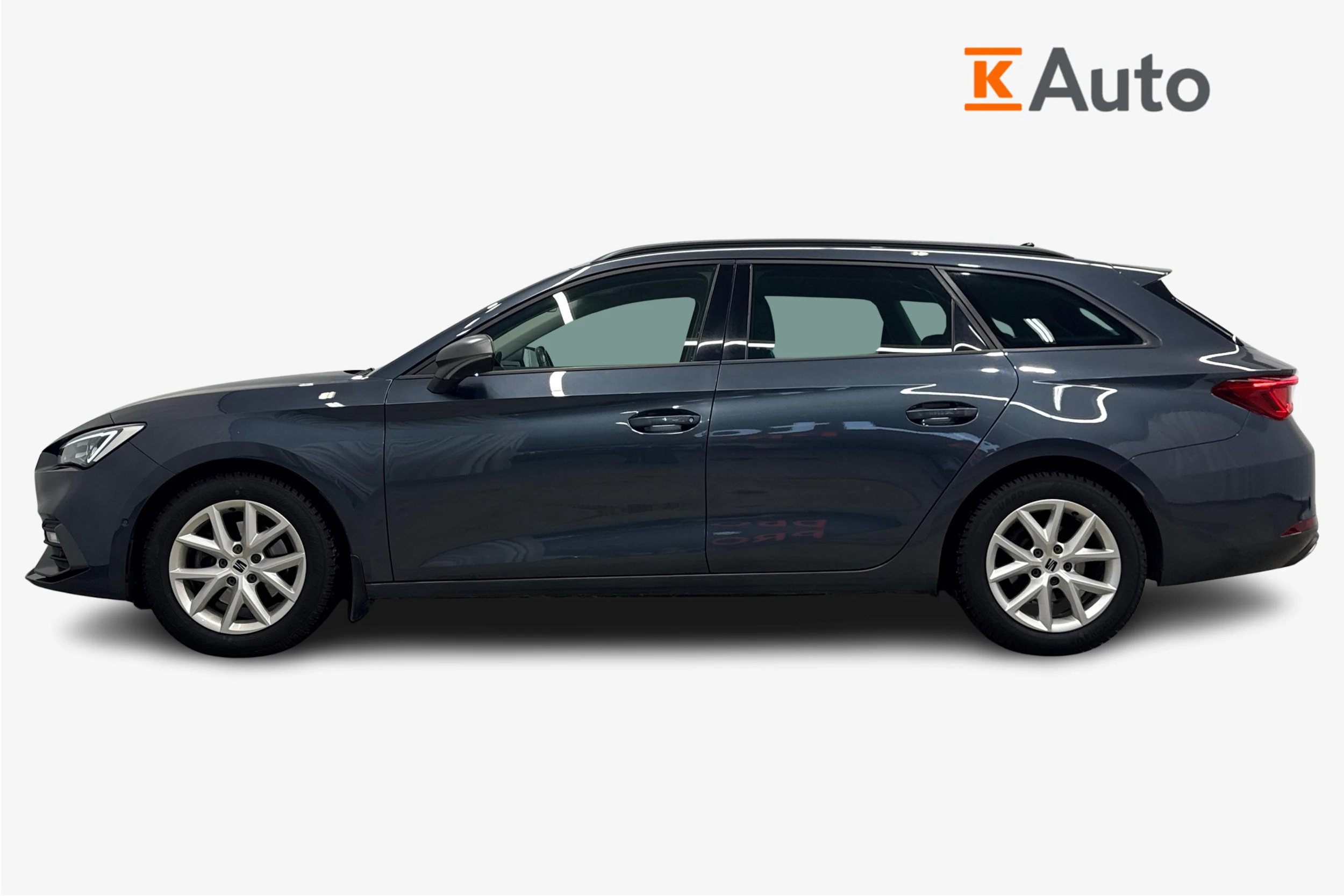 harmaa SEAT Leon Sportstourer 2022 kuva 5.