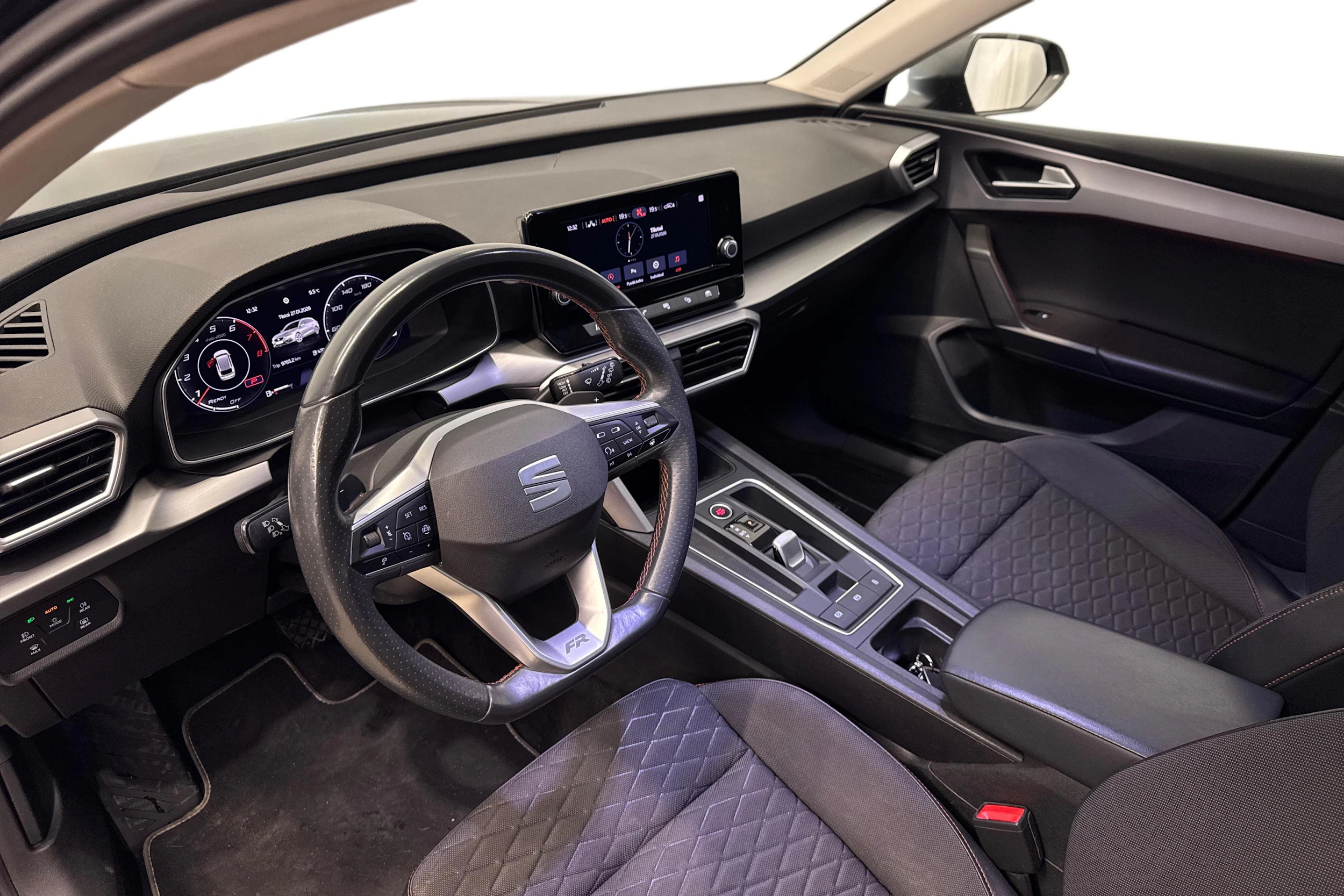 harmaa SEAT Leon Sportstourer 2022 kuva 6.