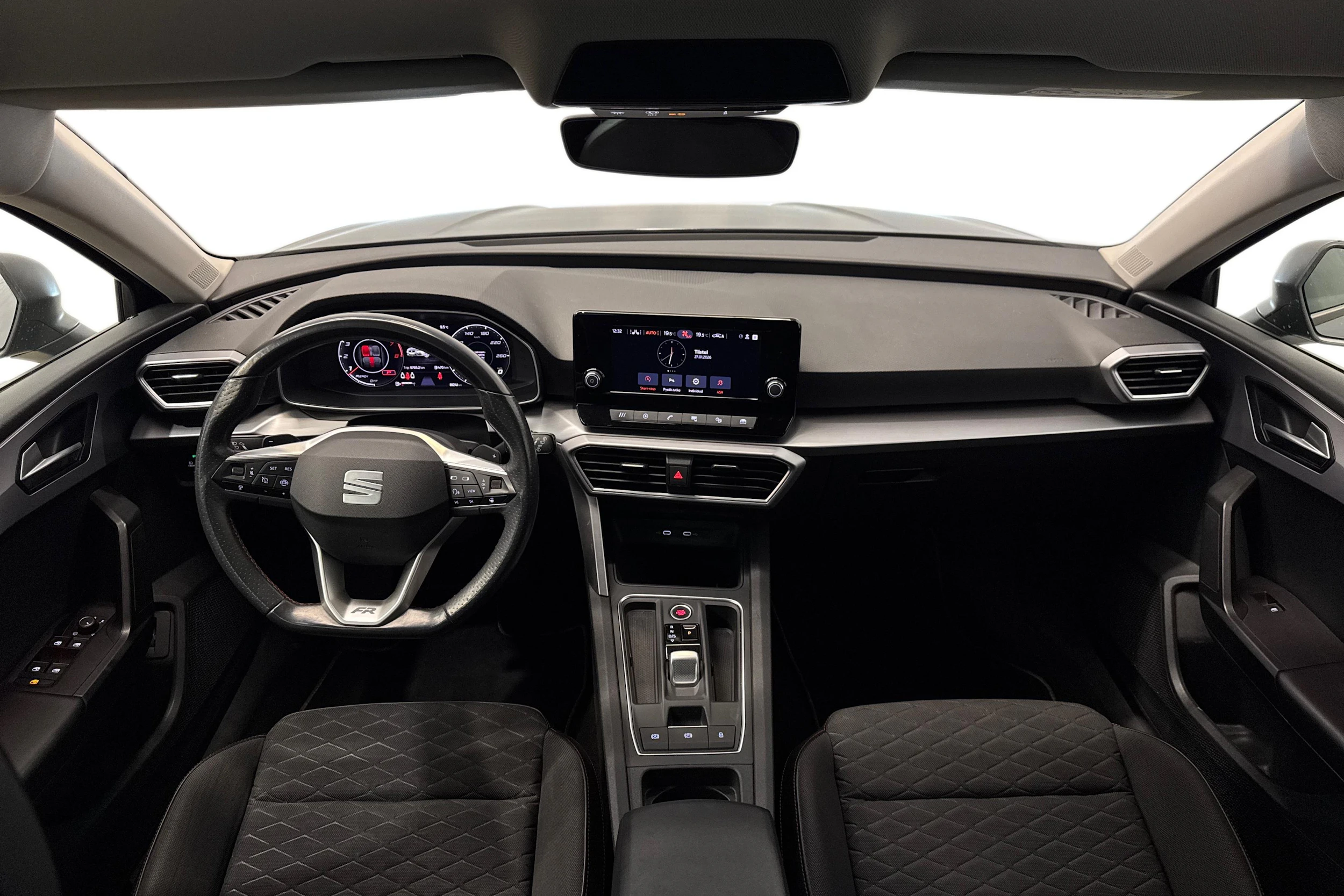 harmaa SEAT Leon Sportstourer 2022 kuva 7.