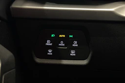 harmaa SEAT Leon Sportstourer 2022 kuva 18.