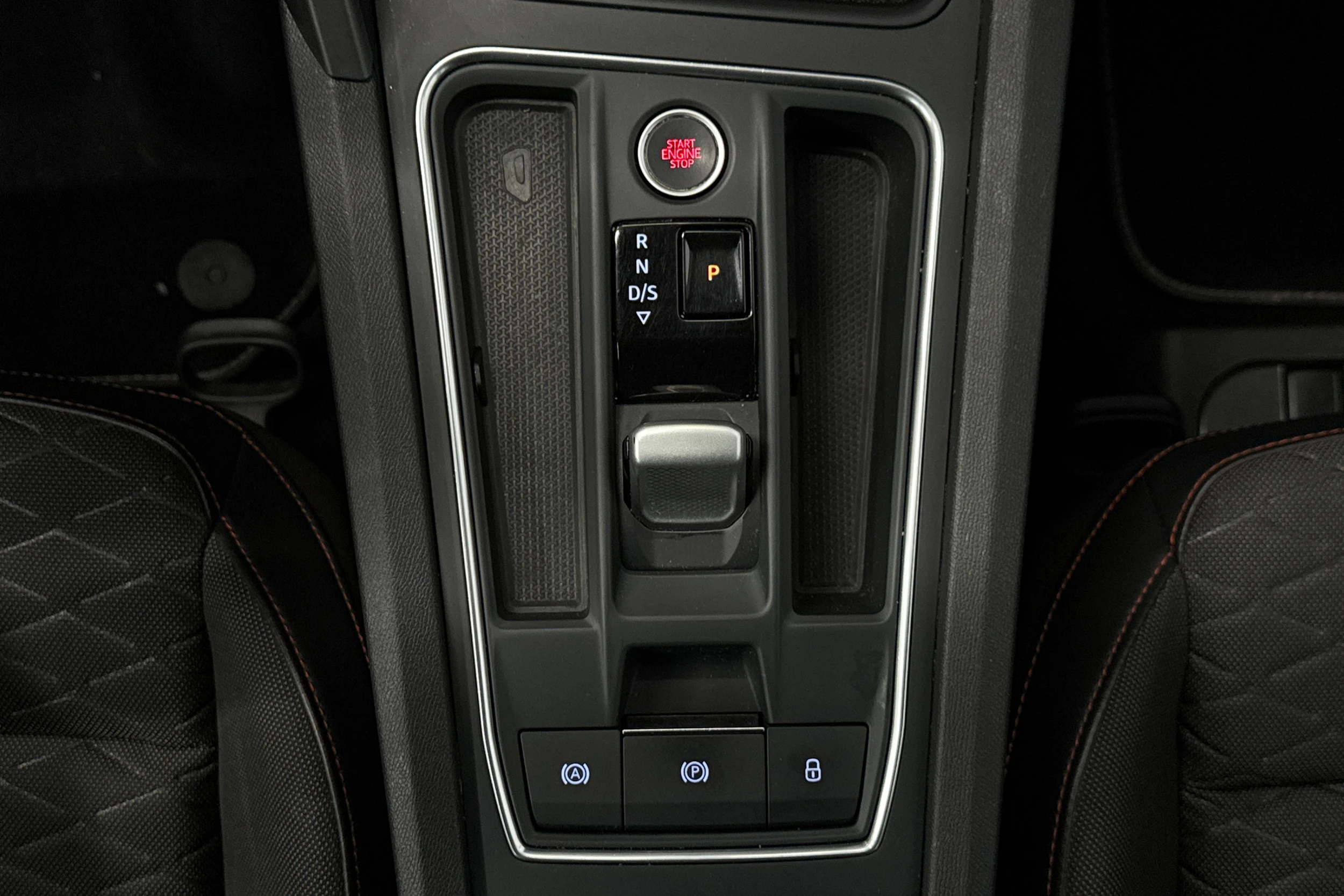 harmaa SEAT Leon Sportstourer 2022 kuva 21.