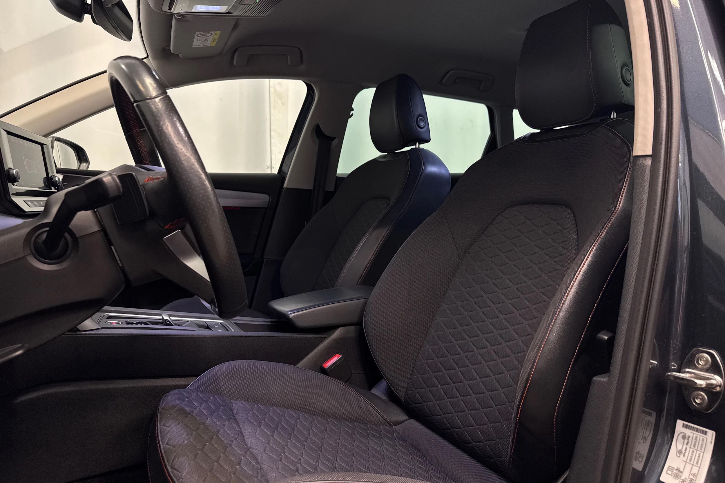 harmaa SEAT Leon Sportstourer 2022 kuva 26.