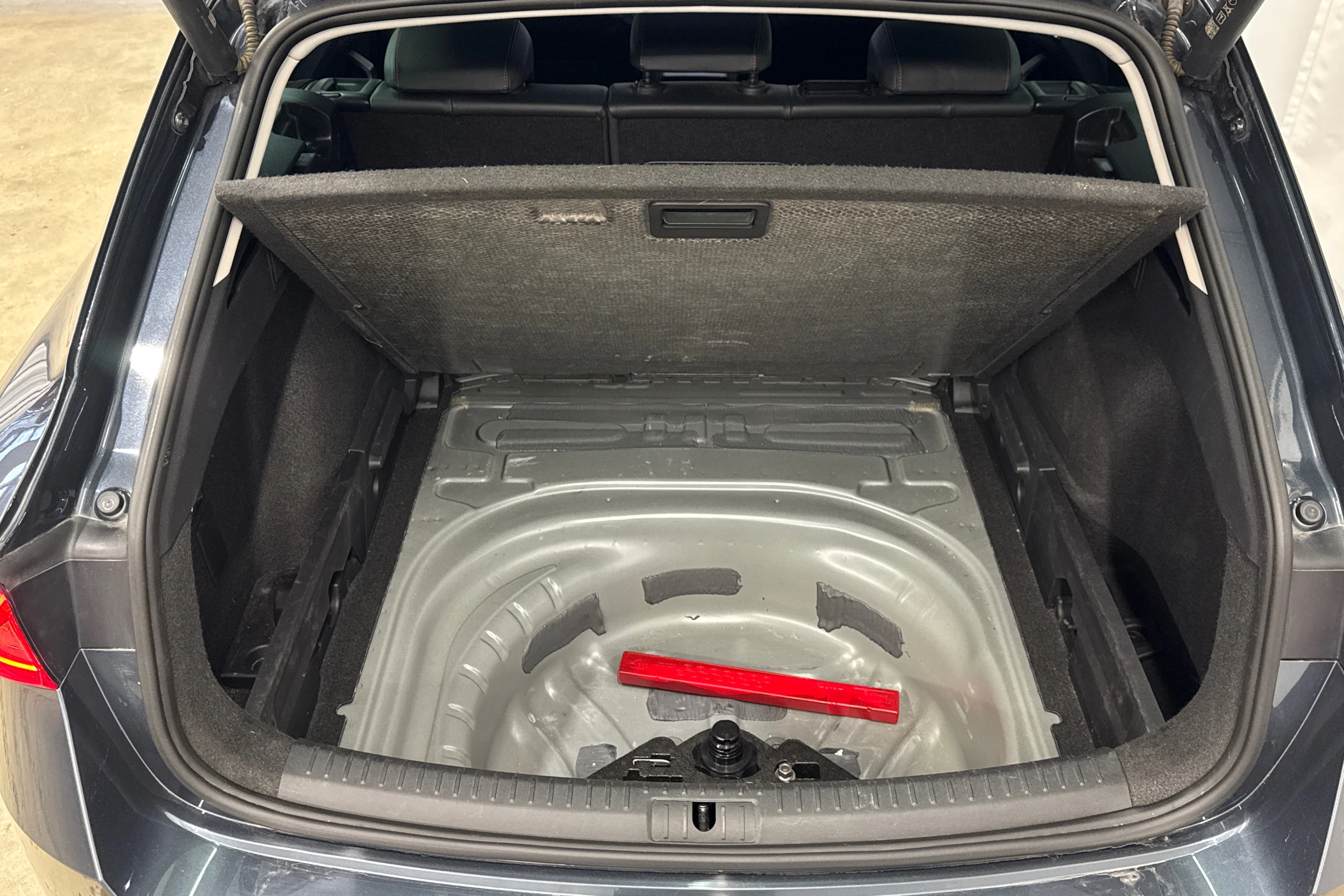 harmaa SEAT Leon Sportstourer 2022 kuva 28.