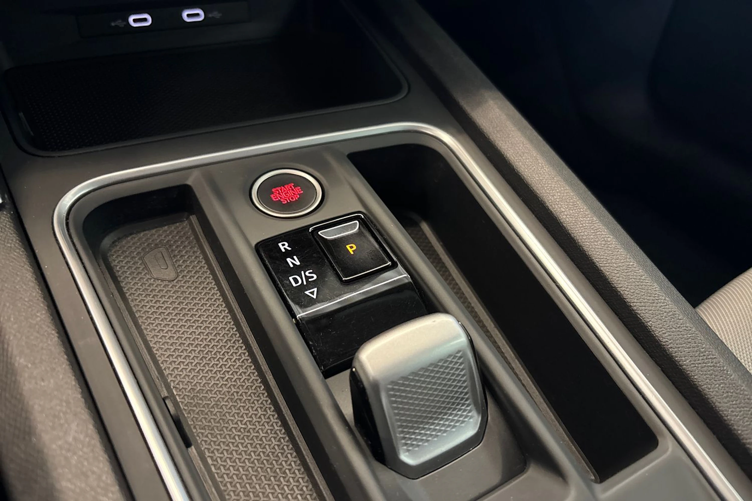 Punainen SEAT LEON SPORTSTOURER 2022 kuva 20.