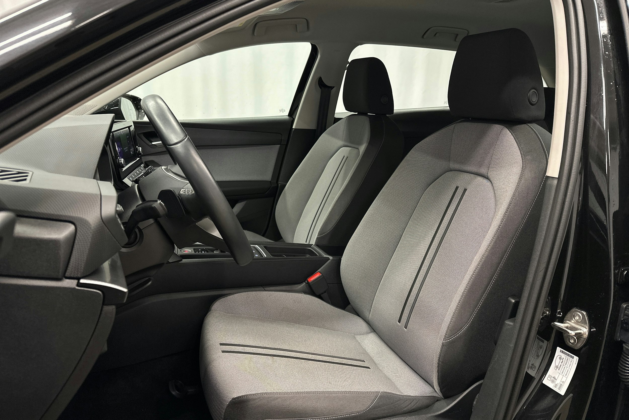 musta SEAT Leon Sportstourer 2023 kuva 15.