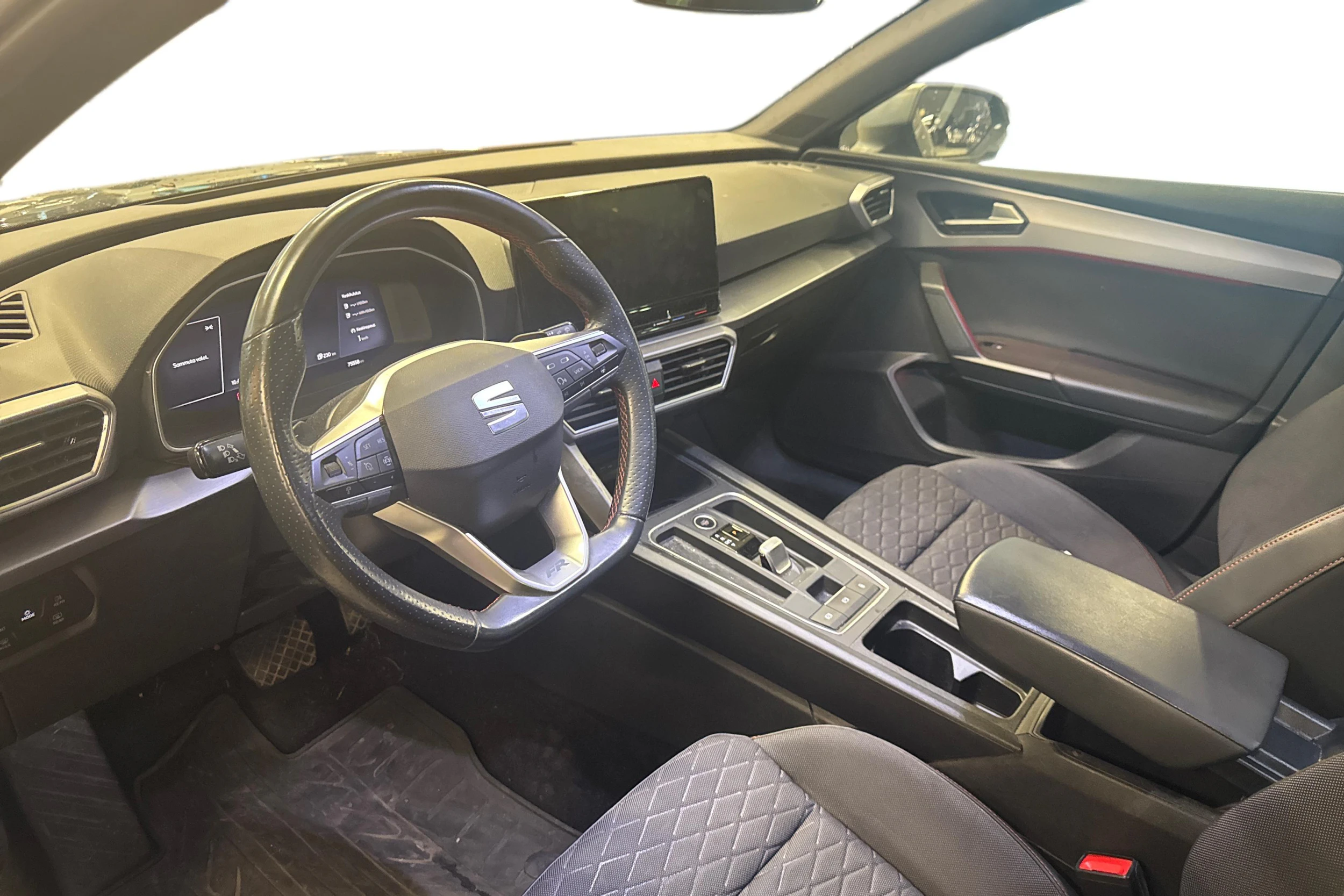 musta SEAT Leon Sportstourer 2024 kuva 3.