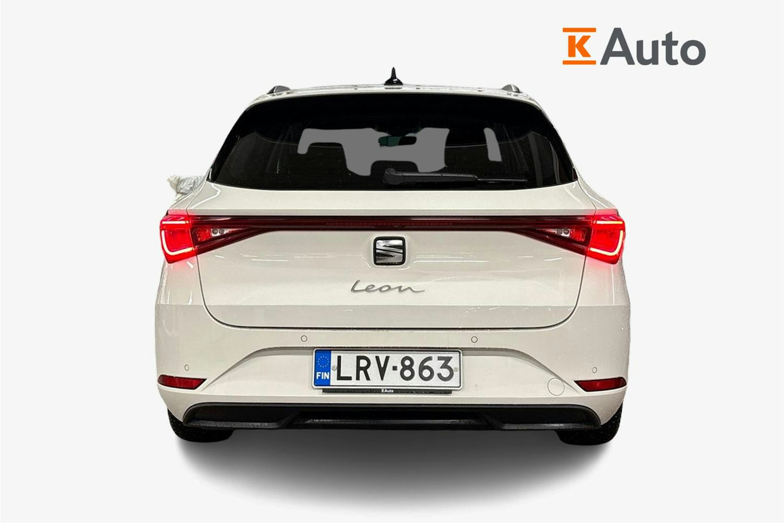 valkoinen SEAT Leon Sportstourer 2023 kuva 3.