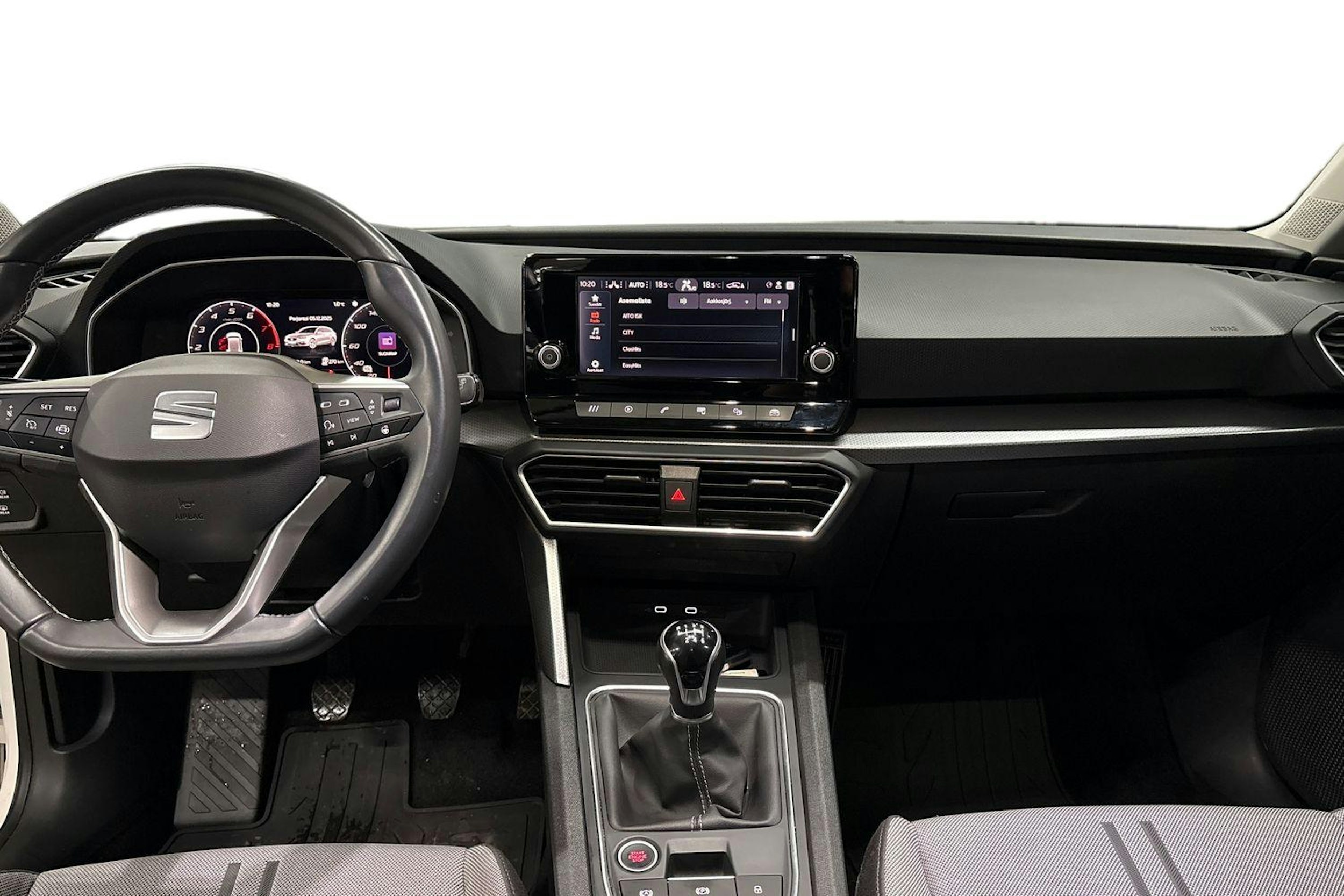 valkoinen SEAT Leon Sportstourer 2023 kuva 9.