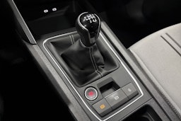 valkoinen SEAT Leon Sportstourer 2023 kuva 25.