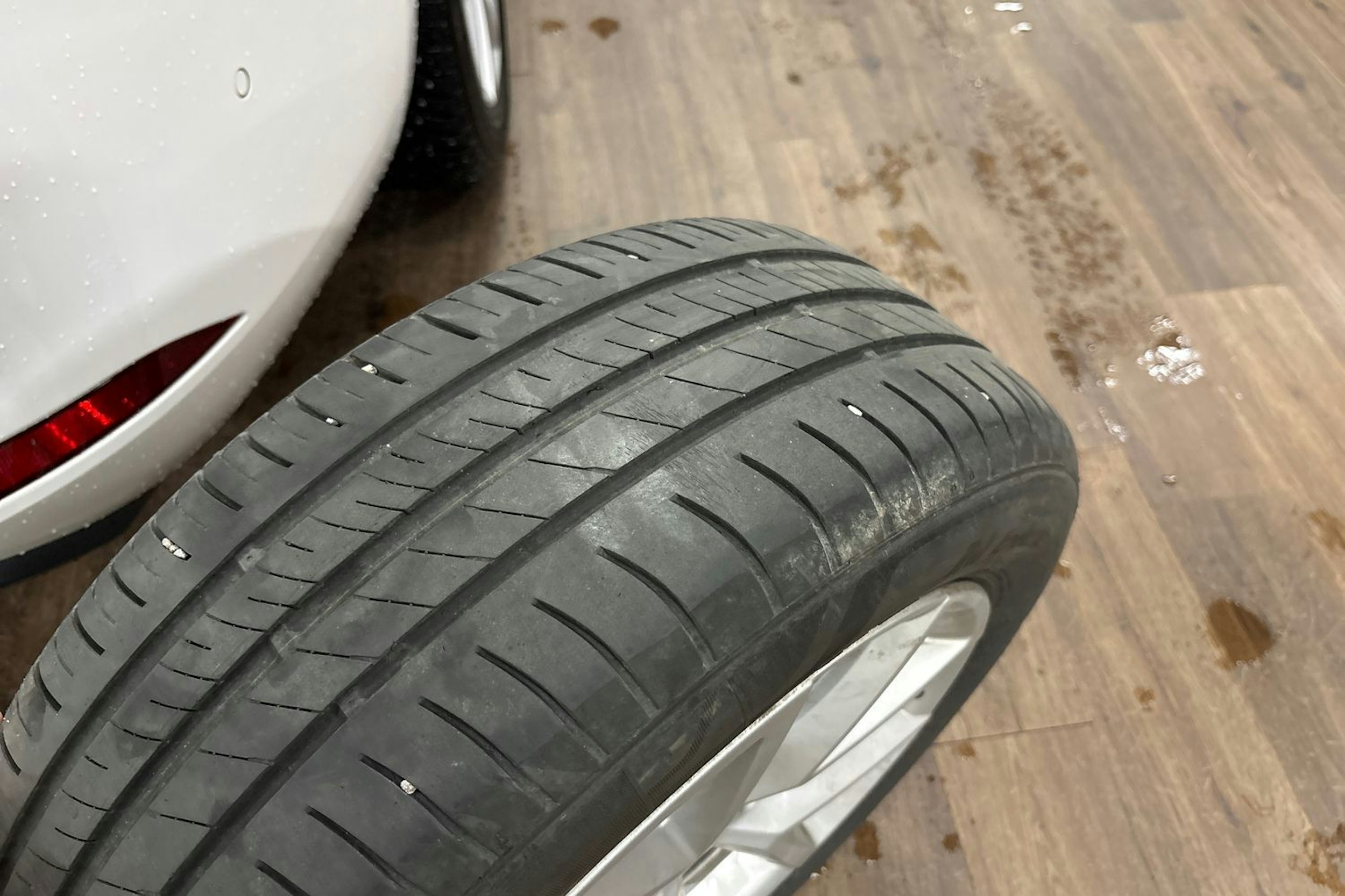 valkoinen SEAT Leon Sportstourer 2023 kuva 30.