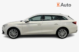 valkoinen SEAT Leon Sportstourer 2023 kuva 5.