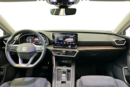 valkoinen SEAT Leon Sportstourer 2023 kuva 7.