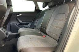valkoinen SEAT Leon Sportstourer 2023 kuva 8.