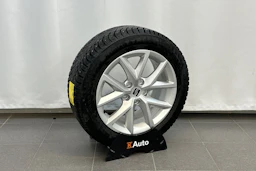 valkoinen SEAT Leon Sportstourer 2023 kuva 11.