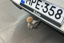 valkoinen SEAT Leon Sportstourer 2023 kuva 16.