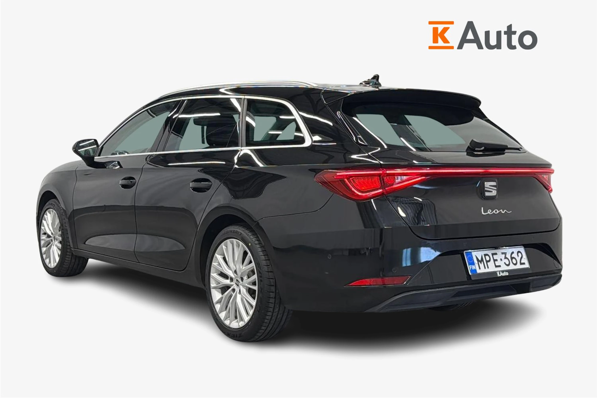 musta SEAT Leon Sportstourer 2023 kuva 2.