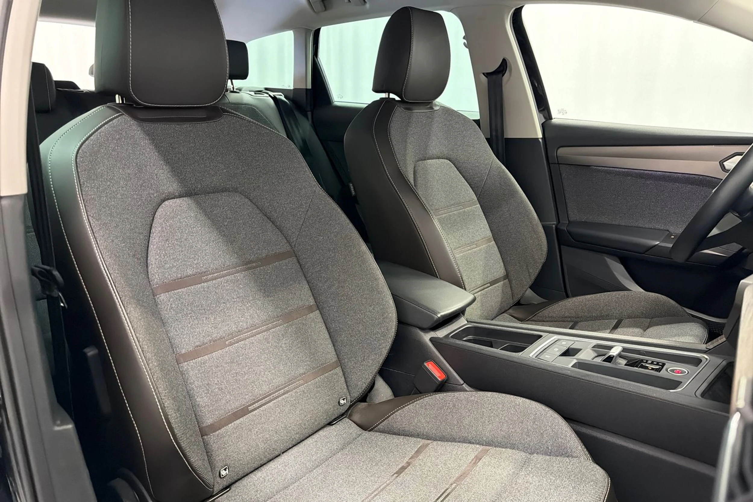 musta SEAT Leon Sportstourer 2023 kuva 11.