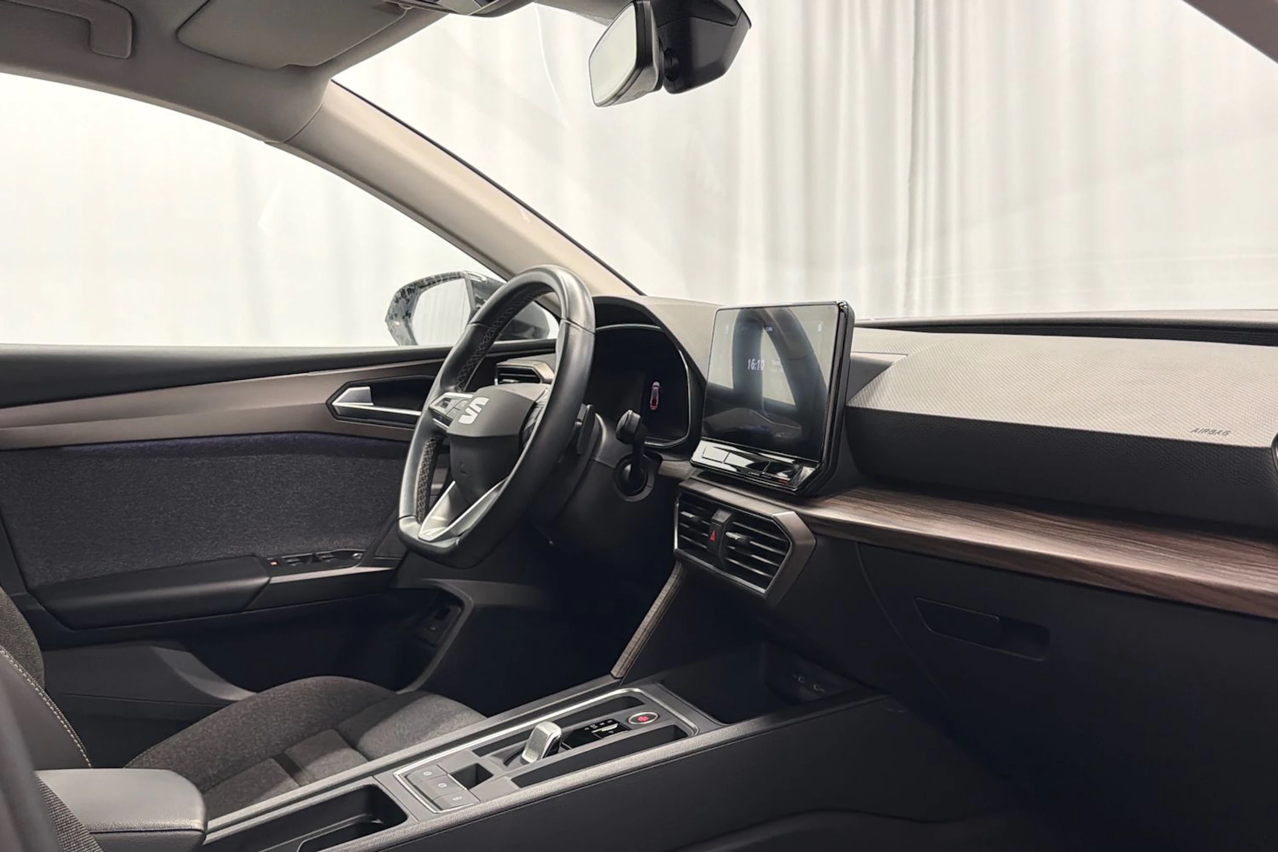 musta SEAT Leon Sportstourer 2023 kuva 12.
