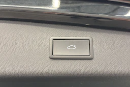 musta SEAT Leon Sportstourer 2023 kuva 14.