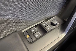 musta SEAT Leon Sportstourer 2023 kuva 28.
