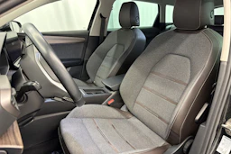 musta SEAT Leon Sportstourer 2023 kuva 29.
