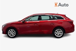 punainen SEAT Leon Sportstourer 2023 kuva 6.