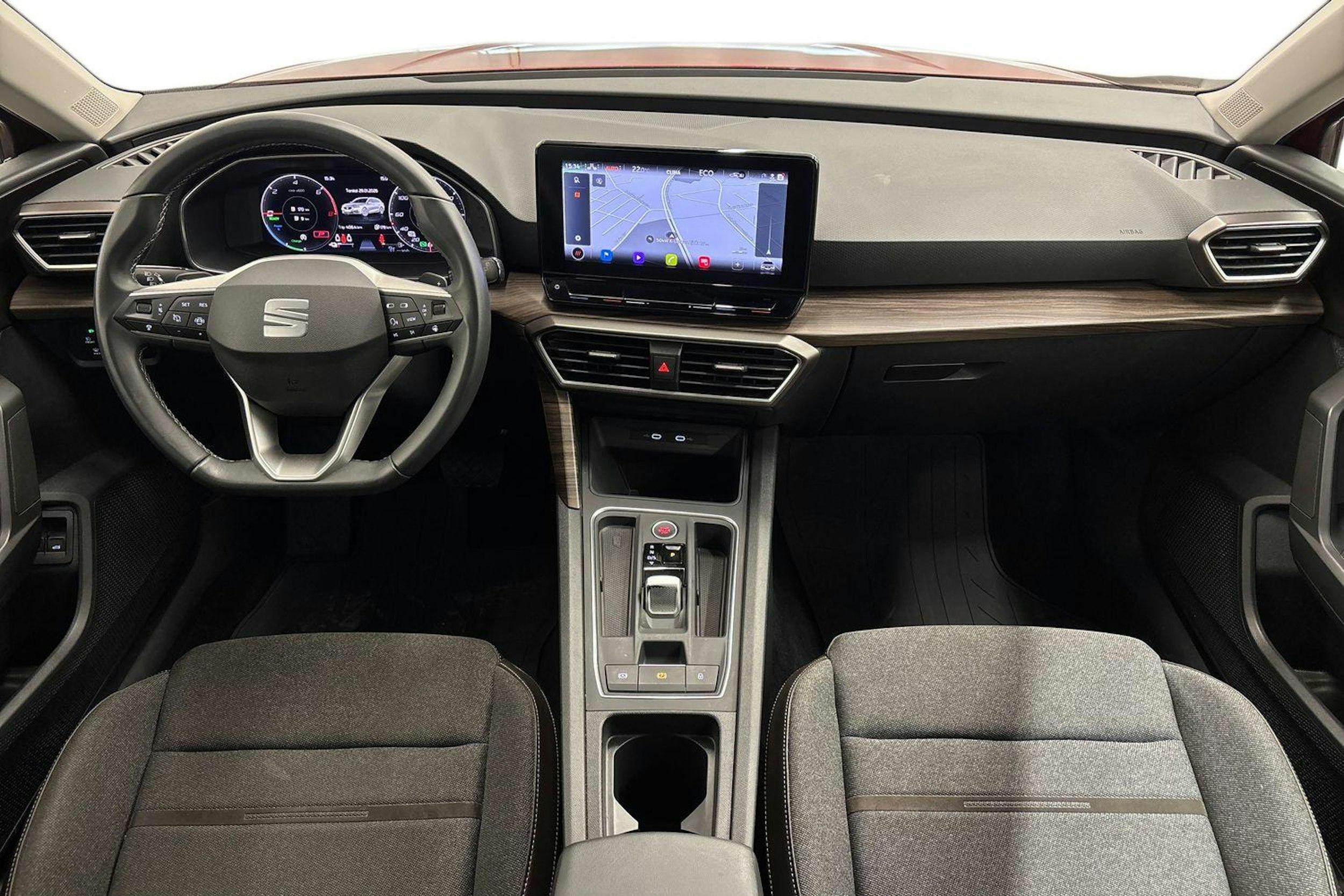 punainen SEAT Leon Sportstourer 2023 kuva 9.