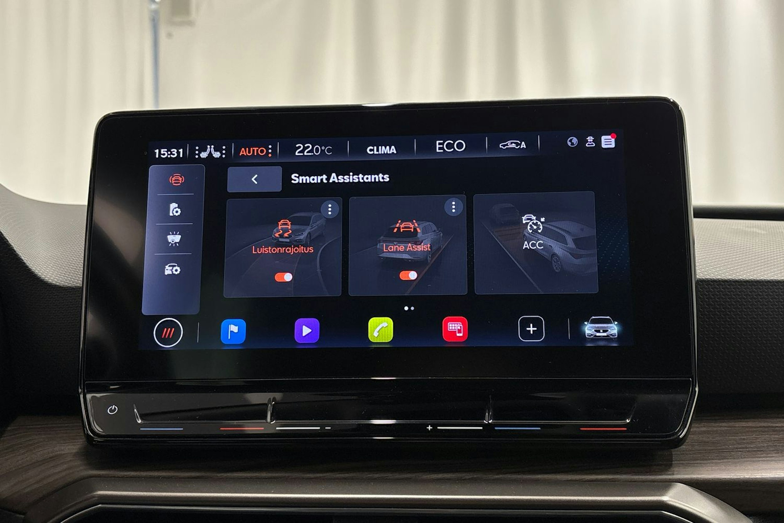 punainen SEAT Leon Sportstourer 2023 kuva 19.