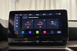 punainen SEAT Leon Sportstourer 2023 kuva 19.