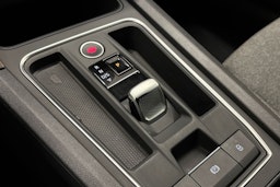 punainen SEAT Leon Sportstourer 2023 kuva 25.