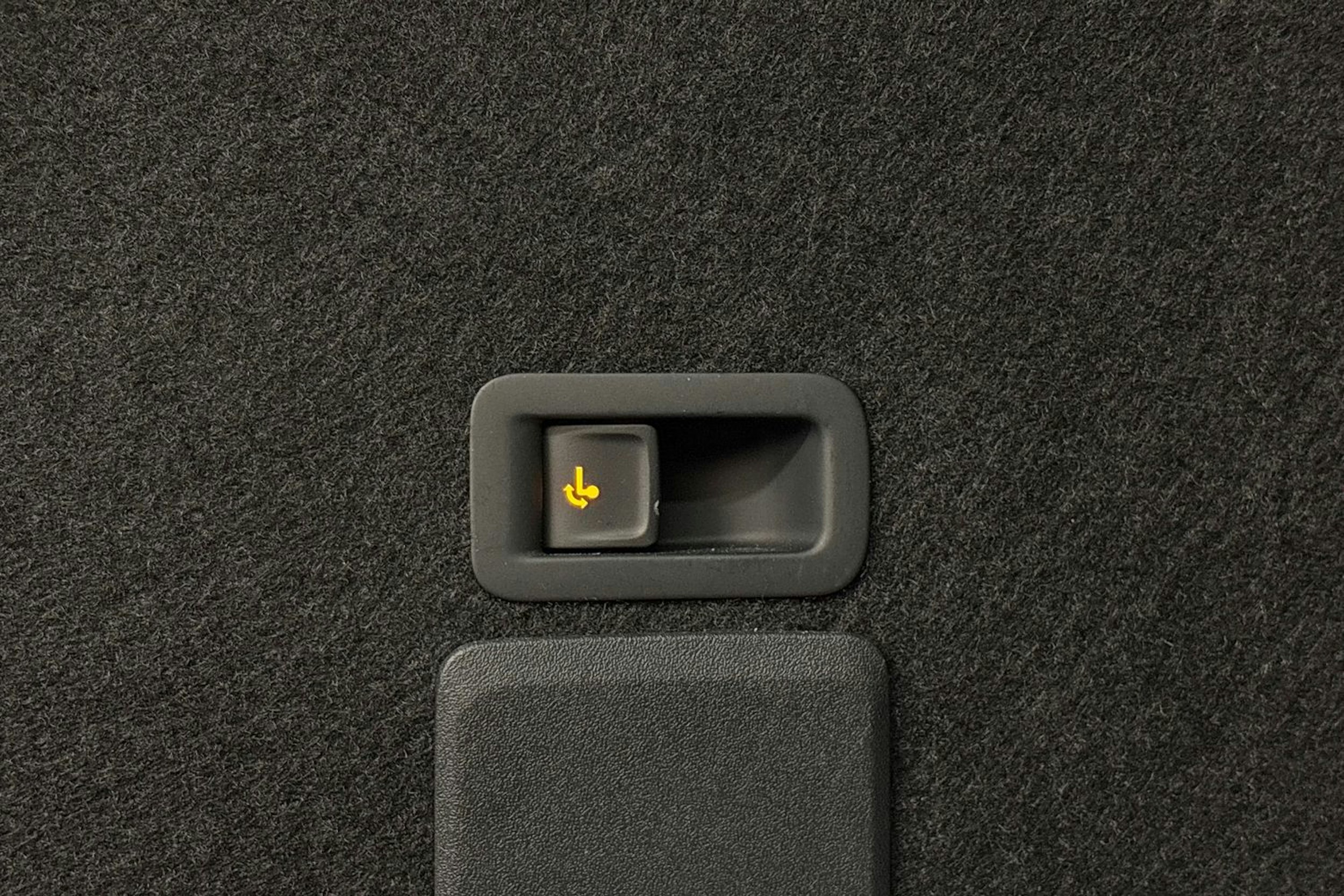 punainen SEAT Leon Sportstourer 2023 kuva 28.