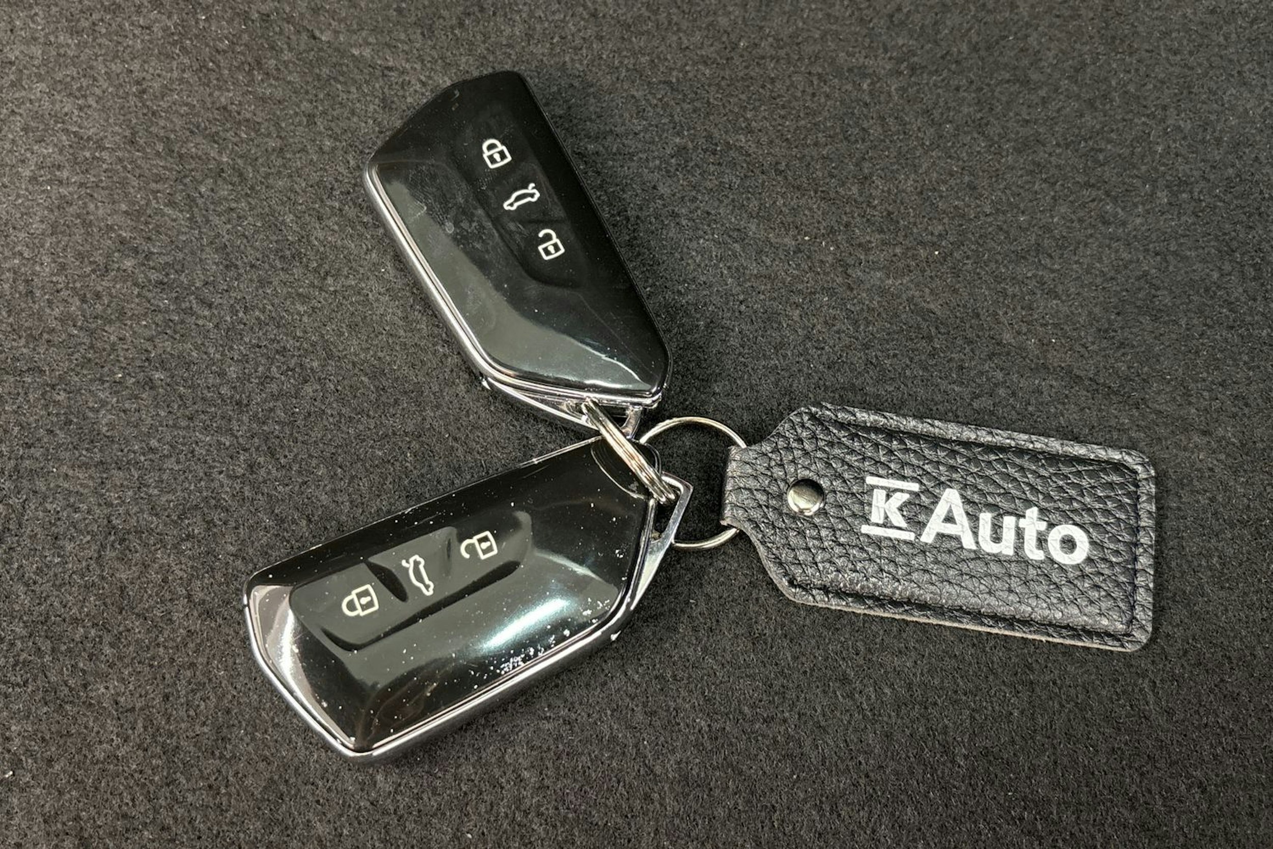 punainen SEAT Leon Sportstourer 2023 kuva 29.