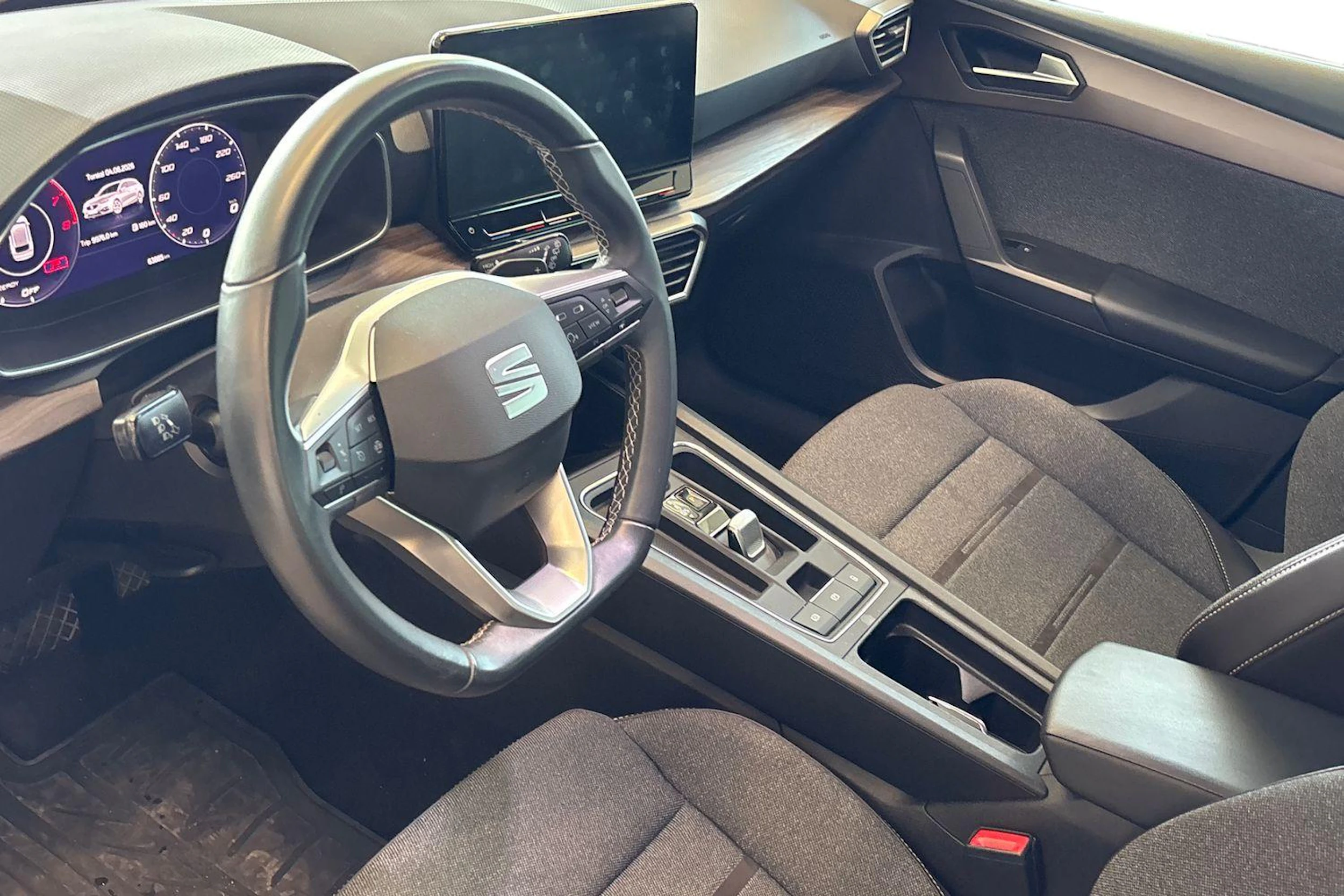 harmaa SEAT Leon Sportstourer 2023 kuva 3.