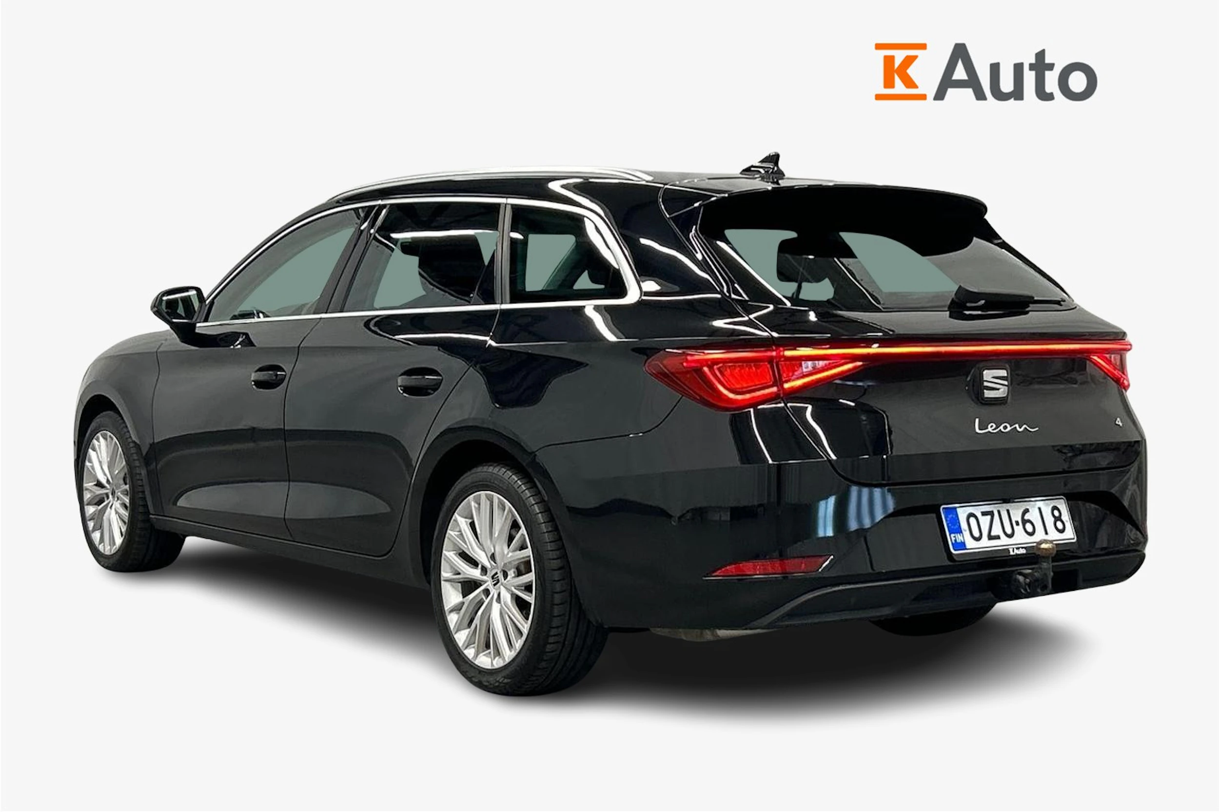 musta SEAT Leon Sportstourer 2023 kuva 2.