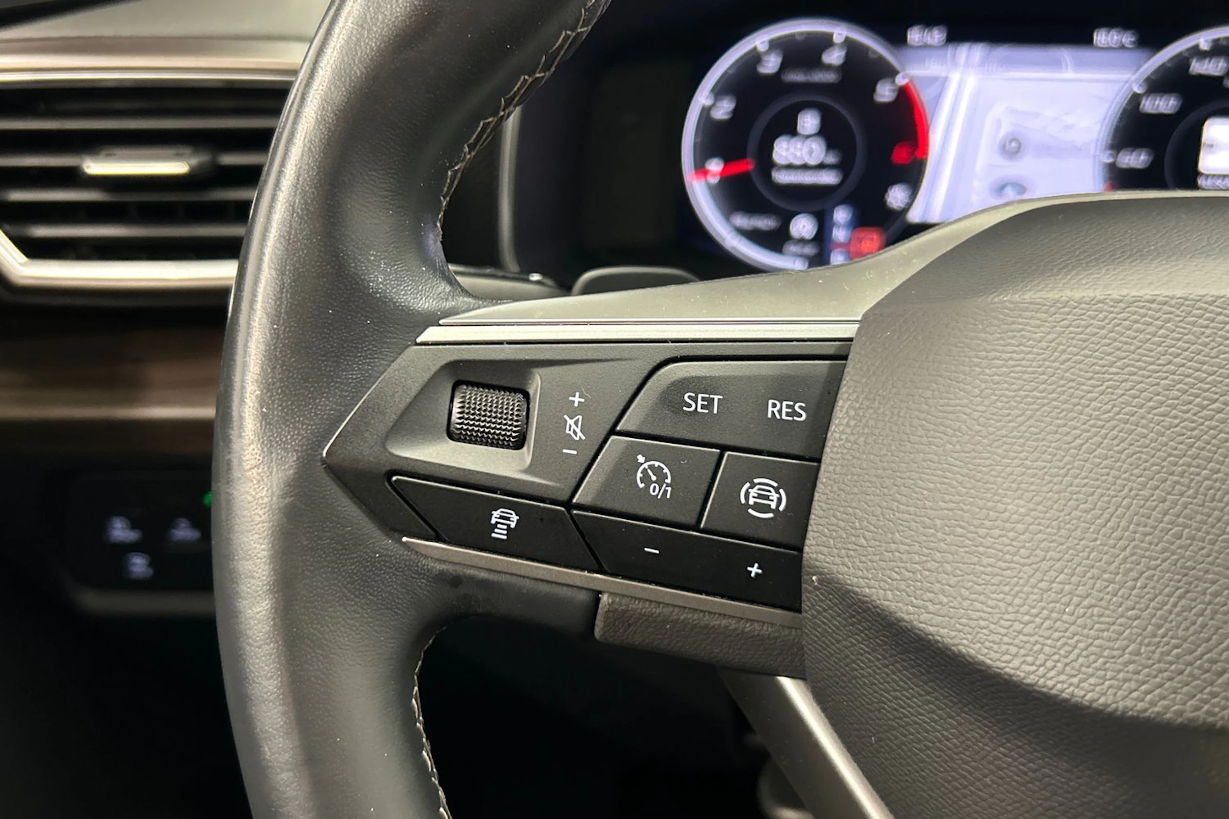 musta SEAT Leon Sportstourer 2023 kuva 17.