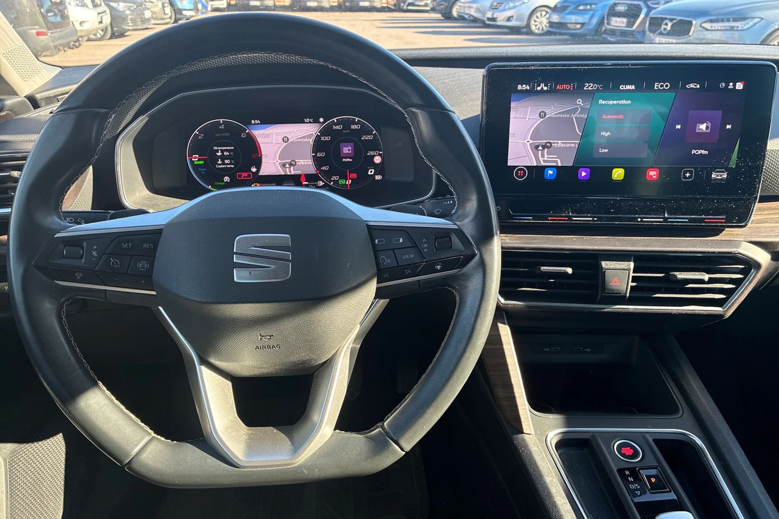 punainen SEAT Leon Sportstourer 2023 kuva 5.