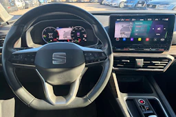 punainen SEAT Leon Sportstourer 2023 kuva 5.