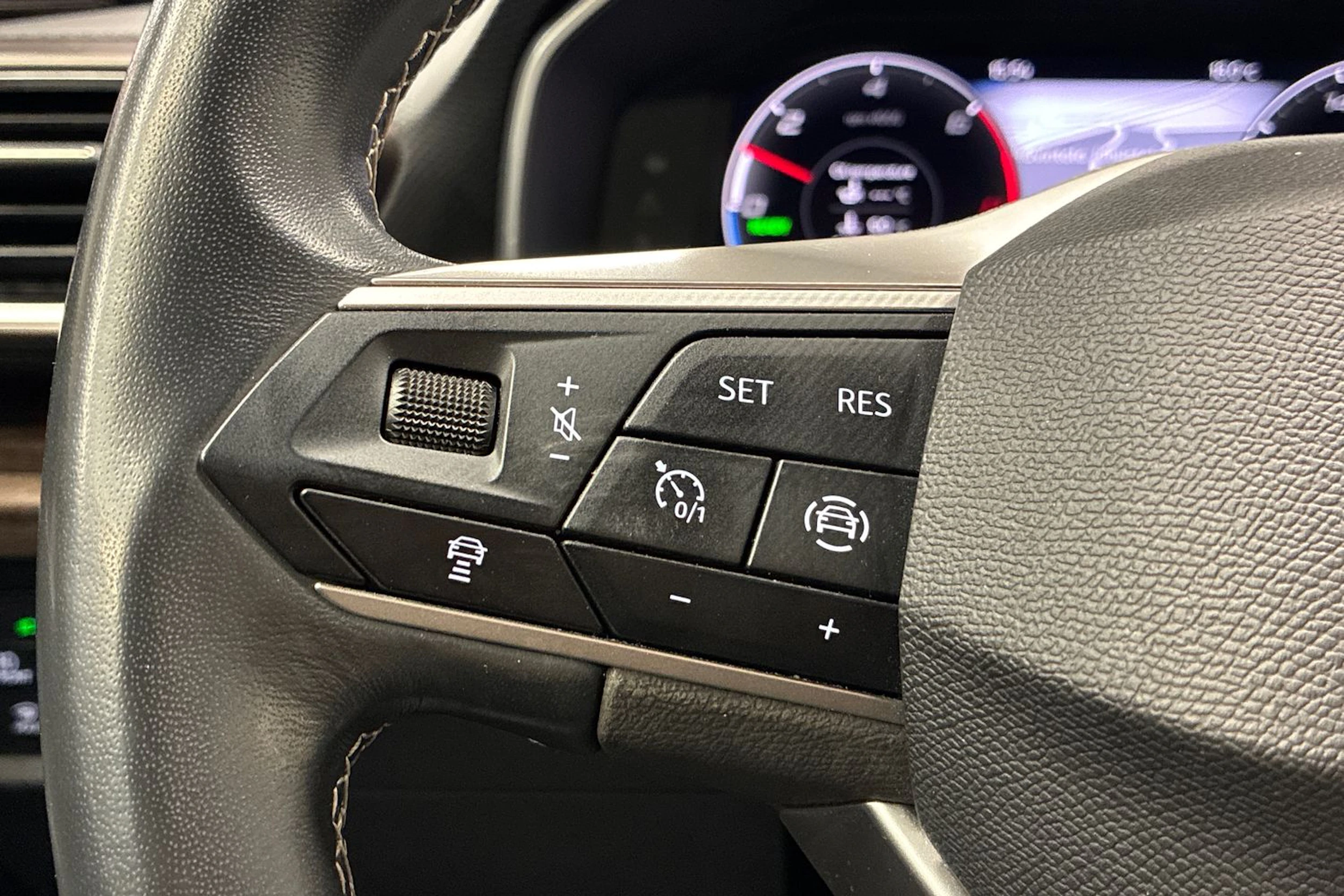 punainen SEAT Leon Sportstourer 2023 kuva 17.