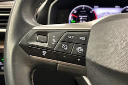 punainen SEAT Leon Sportstourer 2023 kuva 17.