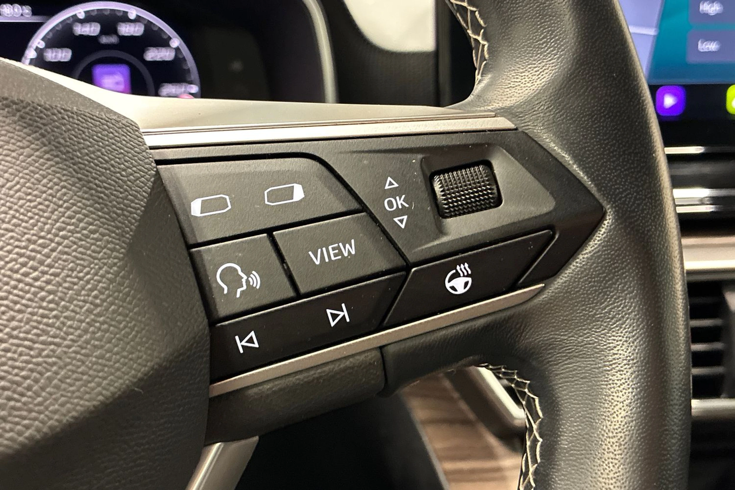 punainen SEAT Leon Sportstourer 2023 kuva 18.