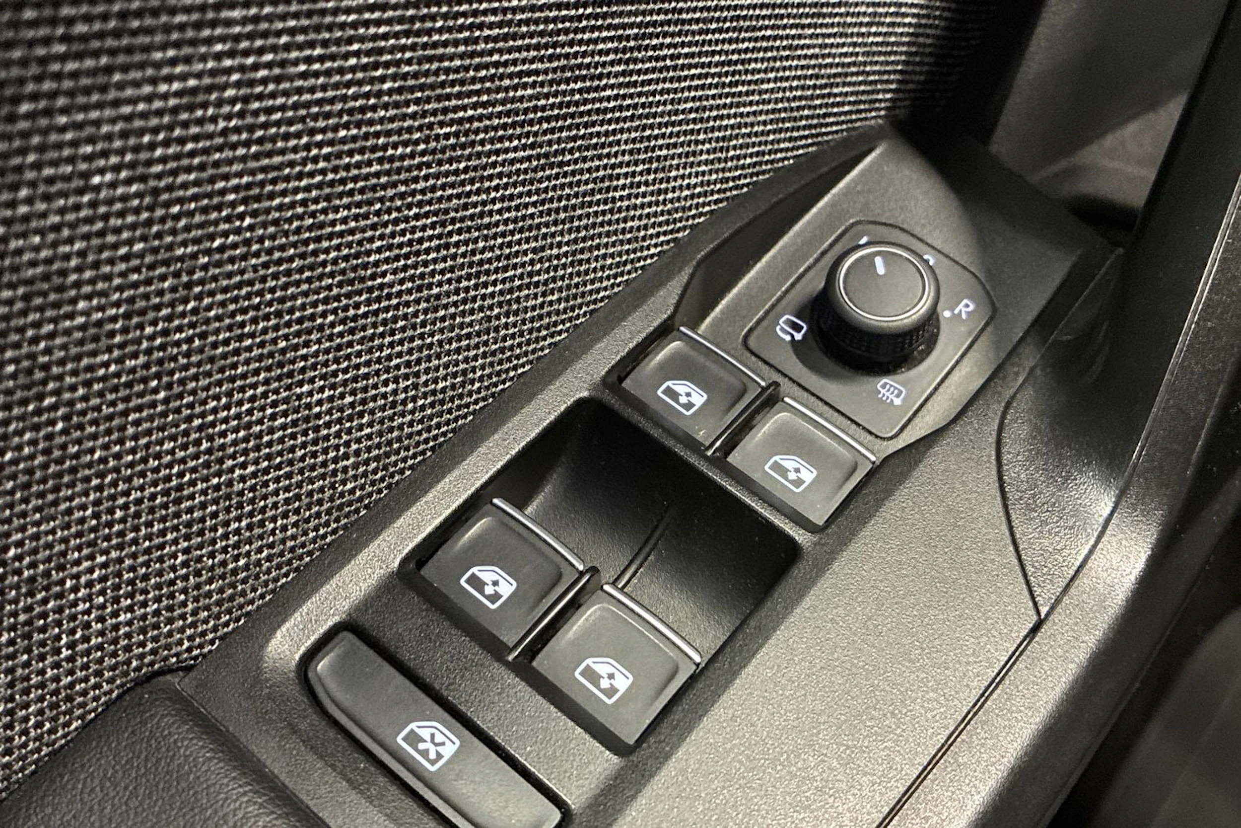 punainen SEAT Leon Sportstourer 2023 kuva 20.