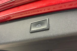 punainen SEAT Leon Sportstourer 2023 kuva 25.