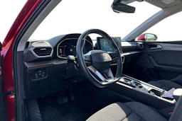 punainen SEAT Leon Sportstourer 2023 kuva 3.