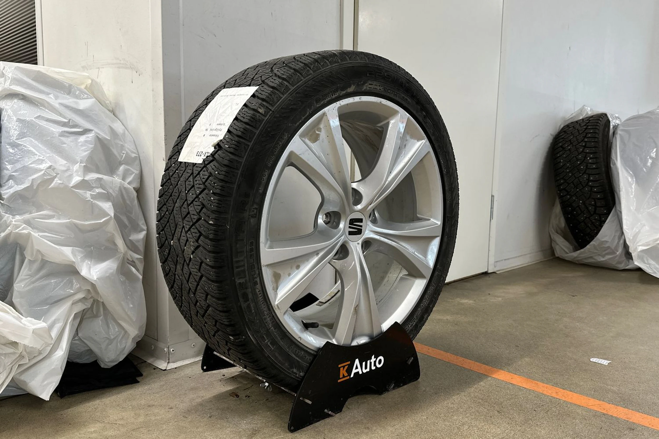 punainen SEAT Leon Sportstourer 2023 kuva 10.