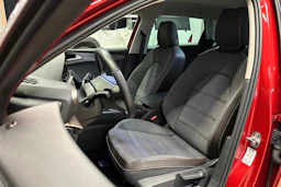 punainen SEAT Leon Sportstourer 2023 kuva 12.