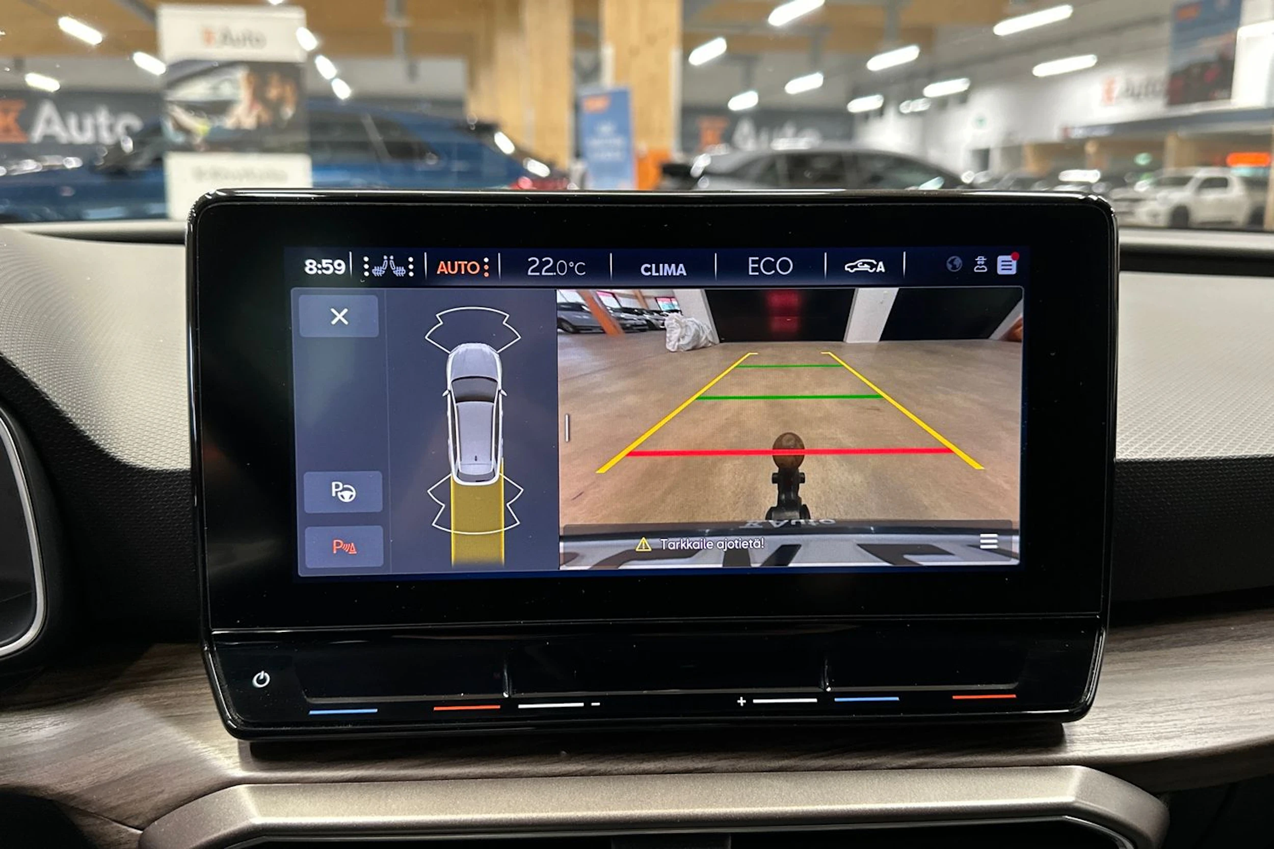 punainen SEAT Leon Sportstourer 2023 kuva 13.