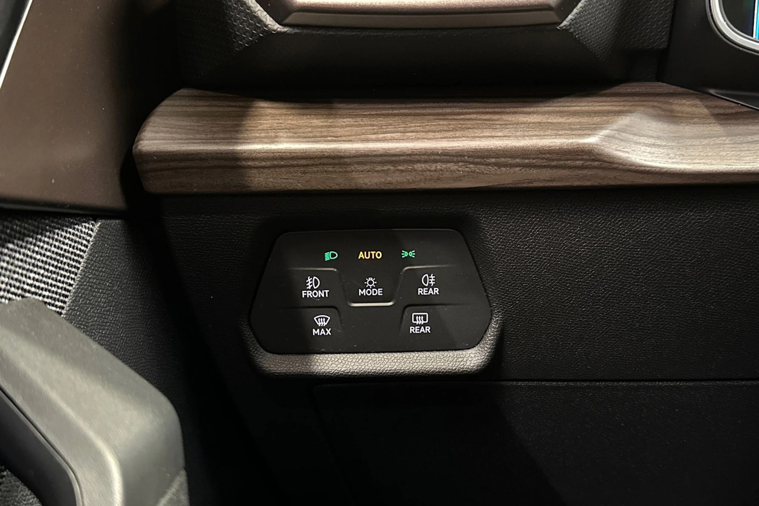 punainen SEAT Leon Sportstourer 2023 kuva 21.