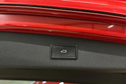 punainen SEAT Leon Sportstourer 2023 kuva 24.
