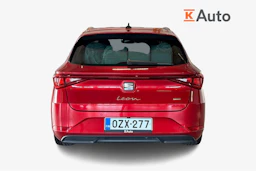 punainen SEAT Leon Sportstourer 2023 kuva 3.